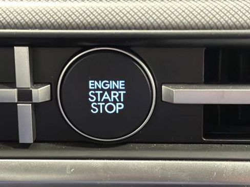 Used 2025 Hyundai Santa Fe SEL image 21