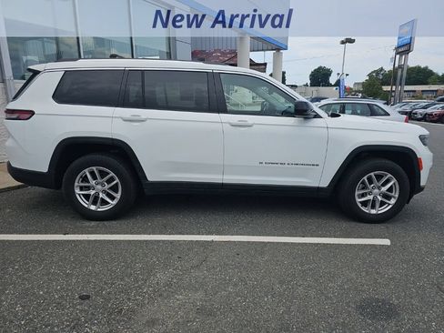 Used 2021 Jeep Grand Cherokee L Laredo w/ Luxury Tech Group I AWD/4WD image 4
