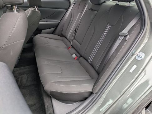 Used 2025 Hyundai Elantra SEL FWD image 26