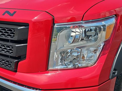 Used 2021 Nissan Titan SV w/ SV Convenience Package AWD/4WD image 31