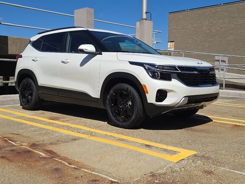 New 2026 Kia Seltos EX w/ EX Sunroof Package image 2