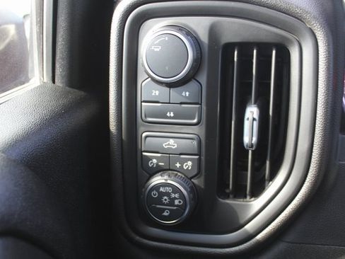 Used 2022 Chevrolet Silverado 2500 Custom w/ Custom Value Package image 20