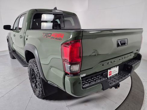 Certified 2022 Toyota Tacoma TRD Off-Road w/ Technology Package AWD/4WD image 3