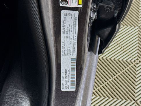 Used 2023 RAM 1500 Laramie AWD/4WD image 40