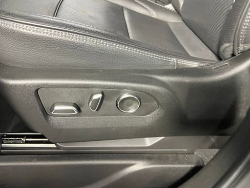 Used 2025 GMC Yukon Denali image 27