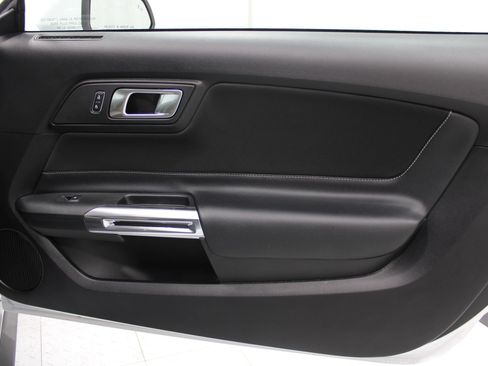 Used 2021 Ford Mustang GT RWD image 19