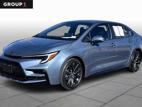 Used 2026 Toyota Corolla SE image 1