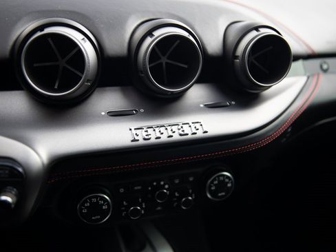 Used 2014 Ferrari F12 Berlinetta image 13