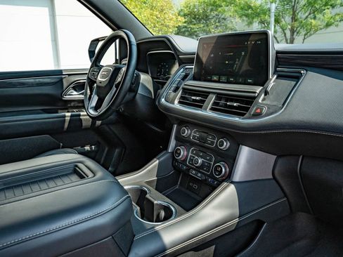 Used 2024 GMC Yukon SLT w/ SLT Luxury Package AWD/4WD image 53