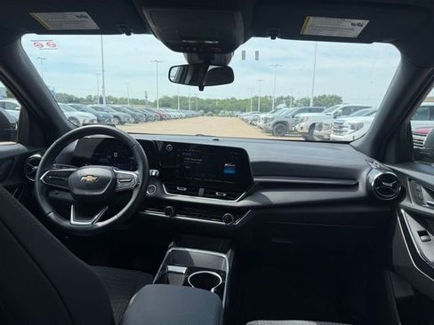 Used 2025 Chevrolet Equinox LT FWD image 22