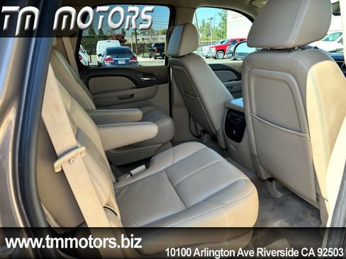 Used 2007 GMC Yukon SLT w/ SLT Preferred Equipment Group AWD/4WD image 19