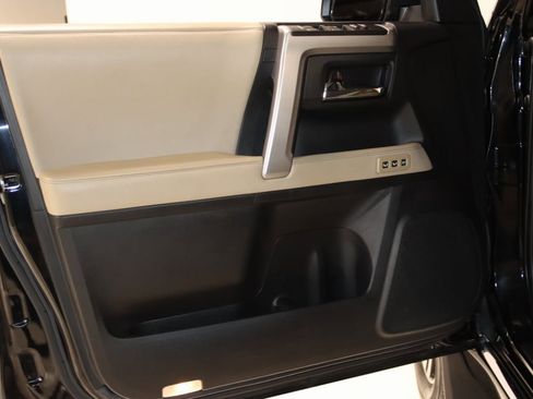 Used 2021 Toyota 4Runner Limited image 27