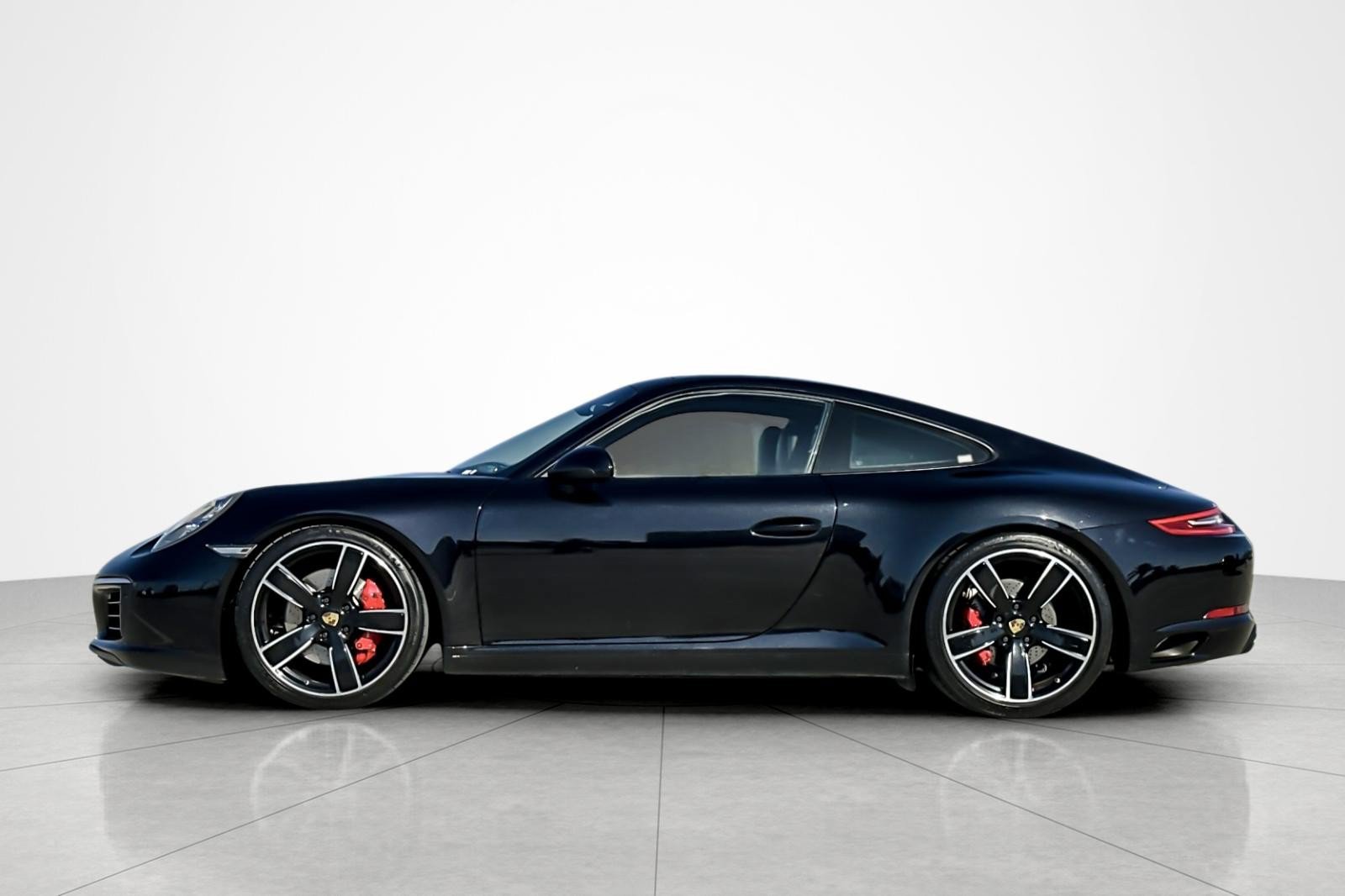 Used 2018 Porsche 911 Carrera S RWD image 2