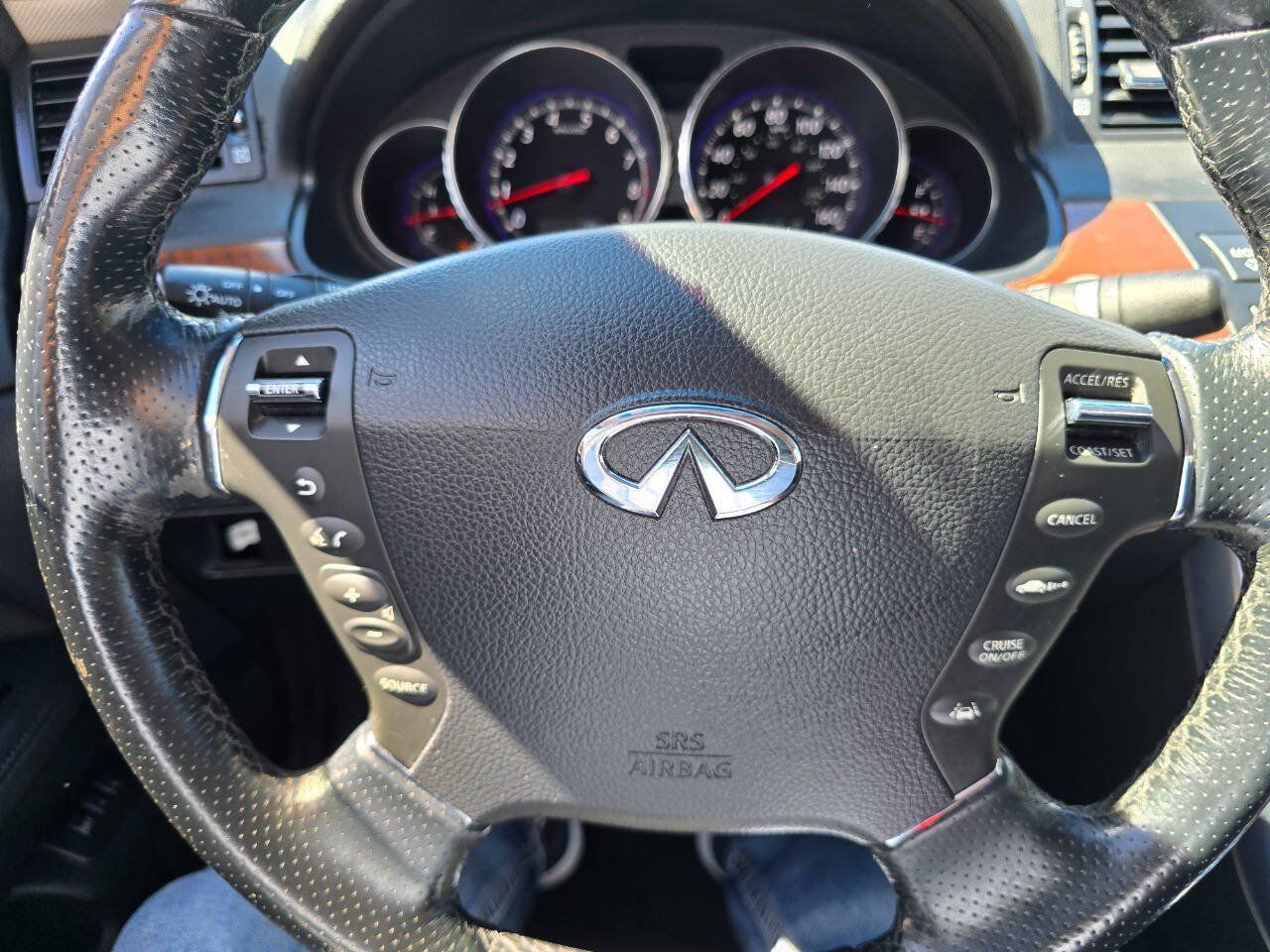 Used 2010 INFINITI M35 x w/ Technology Pkg AWD/4WD image 16