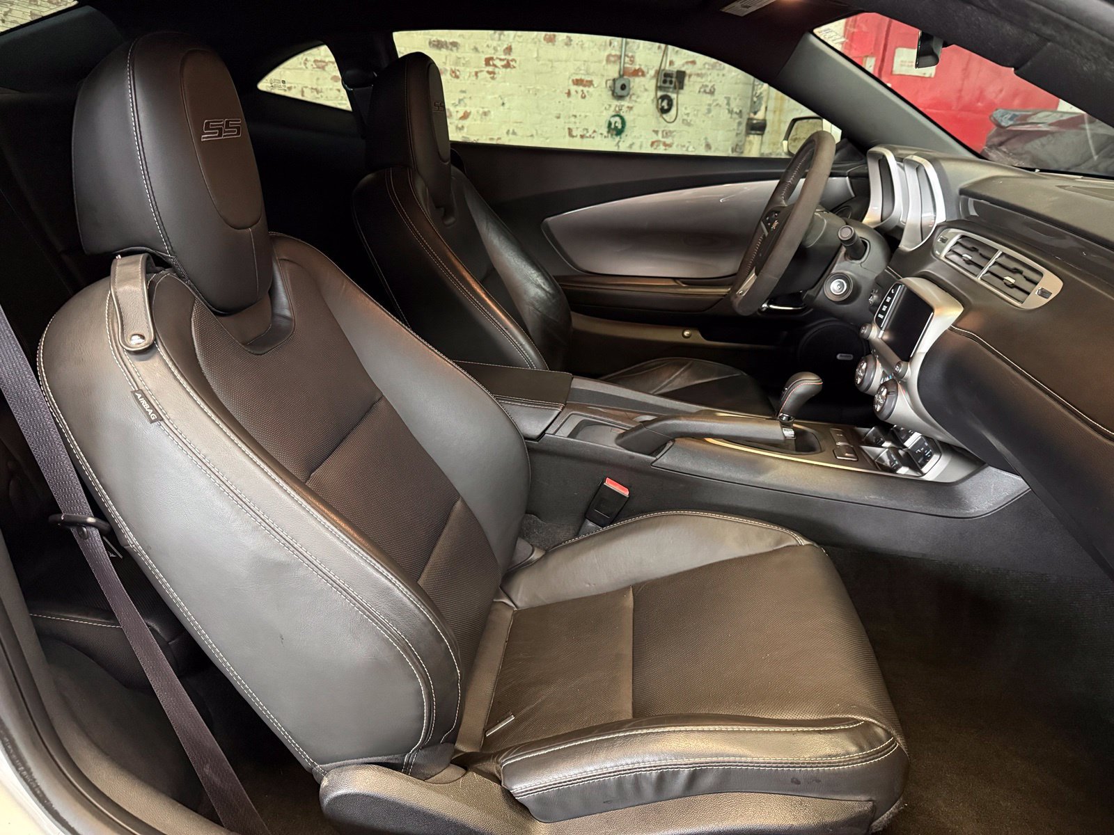 Used 2015 Chevrolet Camaro SS w/ SS Performance Package RWD image 2