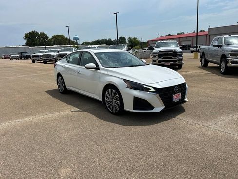 Used 2023 Nissan Altima 2.5 SL FWD image 7