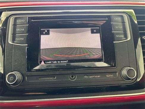 Used 2018 Volkswagen Beetle 2.0T S image 29