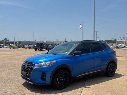 Used 2021 Nissan Kicks SR FWD image 9