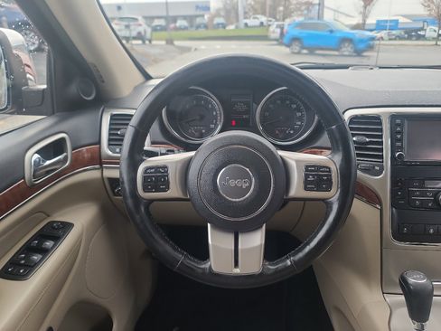 Used 2012 Jeep Grand Cherokee Limited w/ Luxury Group II image 15