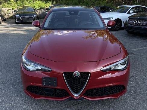 Used 2018 Alfa Romeo Giulia Ti Sport w/ Quick Order Package 22S Sport AWD/4WD image 24