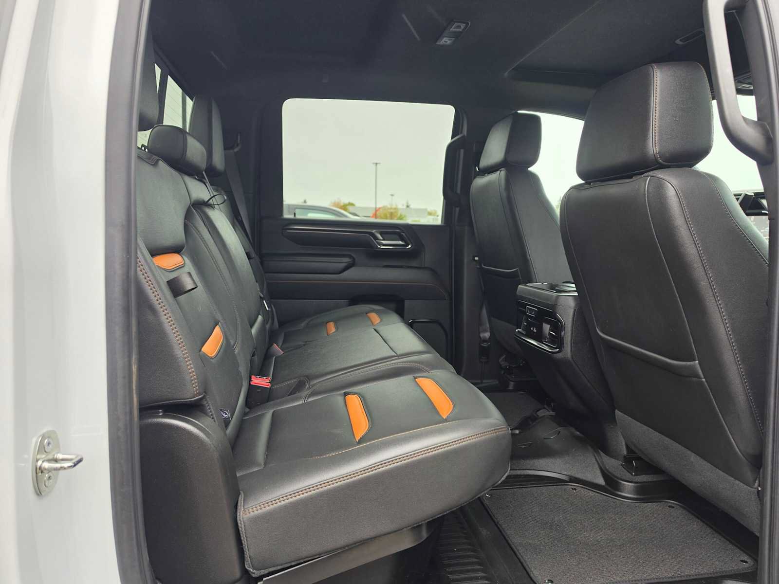 Used 2024 GMC Sierra 2500 AT4 w/ AT4 Premium Plus Package AWD/4WD image 12