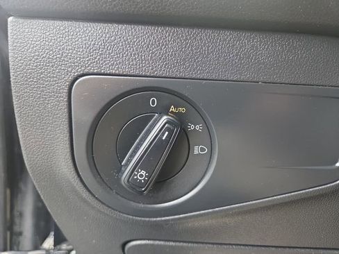 Used 2022 Volkswagen Tiguan S FWD image 18
