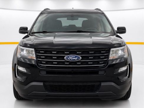 Used 2017 Ford Explorer FWD image 8
