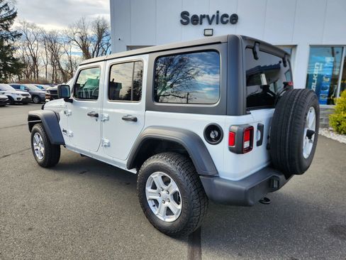 Used 2022 Jeep Wrangler Unlimited Sport image 10