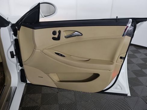 Used 2007 Mercedes-Benz CLS 550 image 21