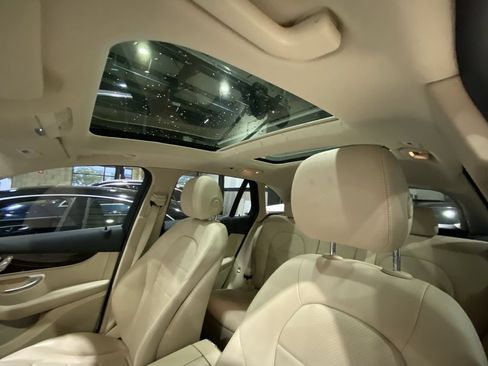 Used 2018 Mercedes-Benz GLC 300 4MATIC image 15