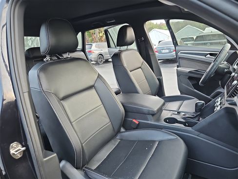 Used 2021 Volkswagen Atlas Cross Sport SE w/ Panoramic Sunroof Package image 10