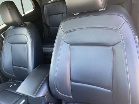 Used 2023 Ford Explorer XLT w/ Equipment Group 202A image 14