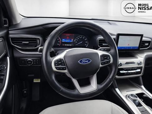 Used 2021 Ford Explorer XLT w/ Equipment Group 202A image 9