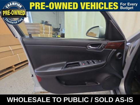 Used 2009 Chevrolet Impala LT FWD image 23