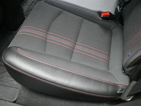 Used 2023 Chevrolet Equinox RS AWD/4WD image 14