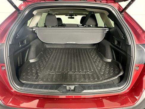 Used 2025 Subaru Outback Premium AWD/4WD image 29