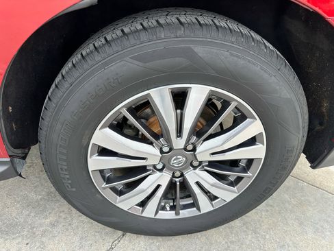 Used 2019 Nissan Pathfinder SV image 63