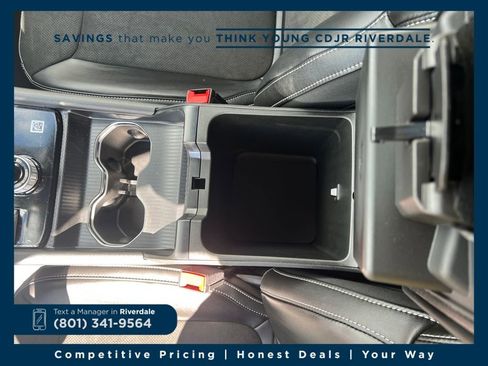 New 2026 Jeep Grand Cherokee Altitude image 25