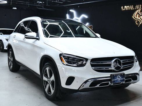 Used 2021 Mercedes-Benz GLC 300 4MATIC image 3