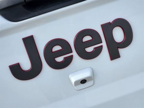 Used 2022 Jeep Gladiator Rubicon w/ LED Lighting Group image 10