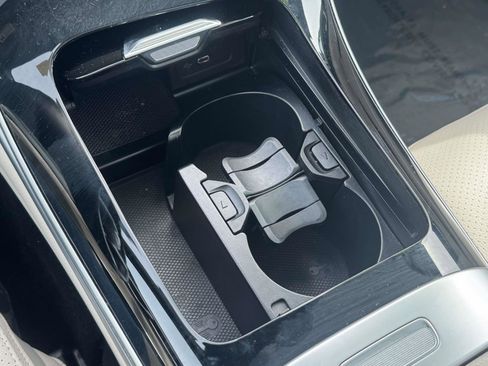 Used 2023 Mercedes-Benz C 300 4MATIC Sedan image 13