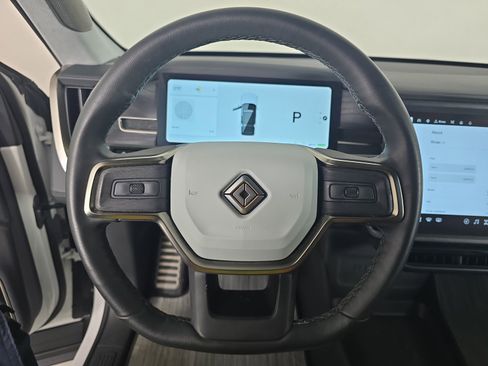 Used 2024 Rivian R1S Adventure AWD/4WD image 28