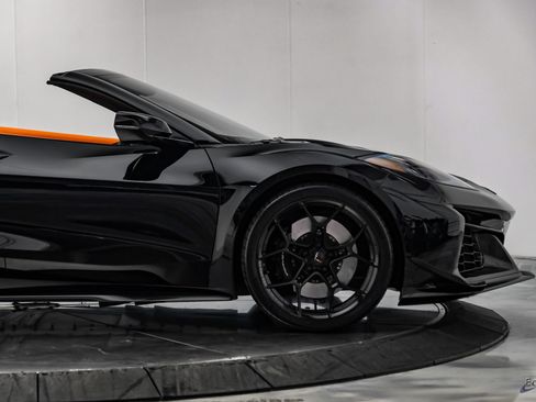 Used 2025 Chevrolet Corvette Z06 RWD image 29