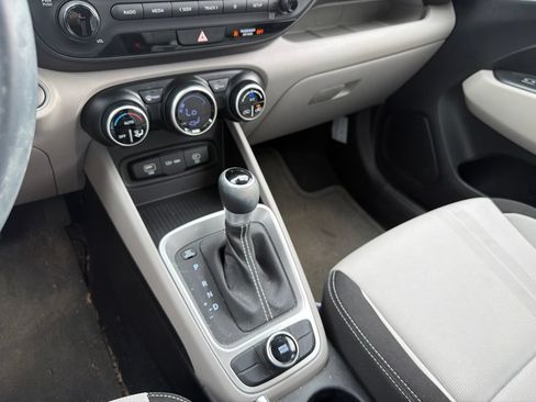 Certified 2024 Hyundai Venue SEL FWD image 26