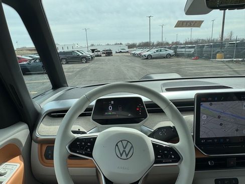 New 2025 Volkswagen ID. Buzz 1st Edition image 31