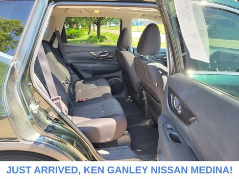 Used 2020 Nissan Rogue SV w/ Sun & Sound Touring Package AWD/4WD image 19