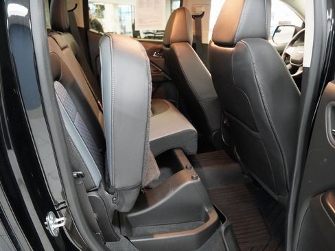 Used 2022 Chevrolet Colorado Z71 w/ Safety Package image 20