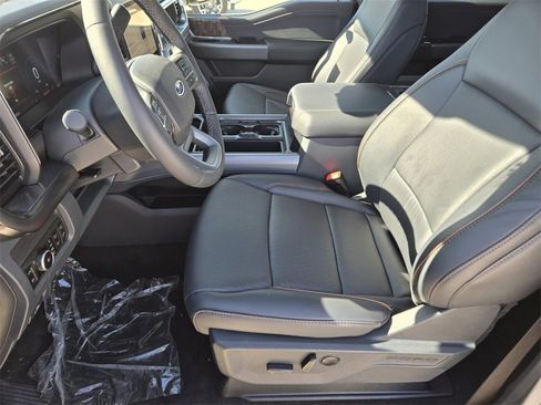 New 2026 Ford F250 Lariat w/ Black Appearance Package image 7