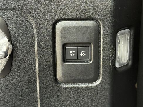 Certified 2024 Land Rover Defender 130 V8 image 41