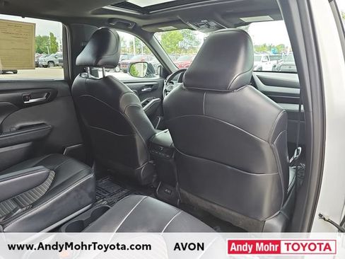Used 2023 Toyota Highlander XSE AWD/4WD image 35